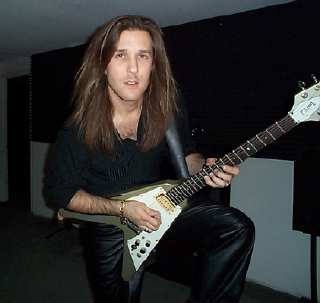 ◆来自UFO的新古典主义吉他英雄George Bel